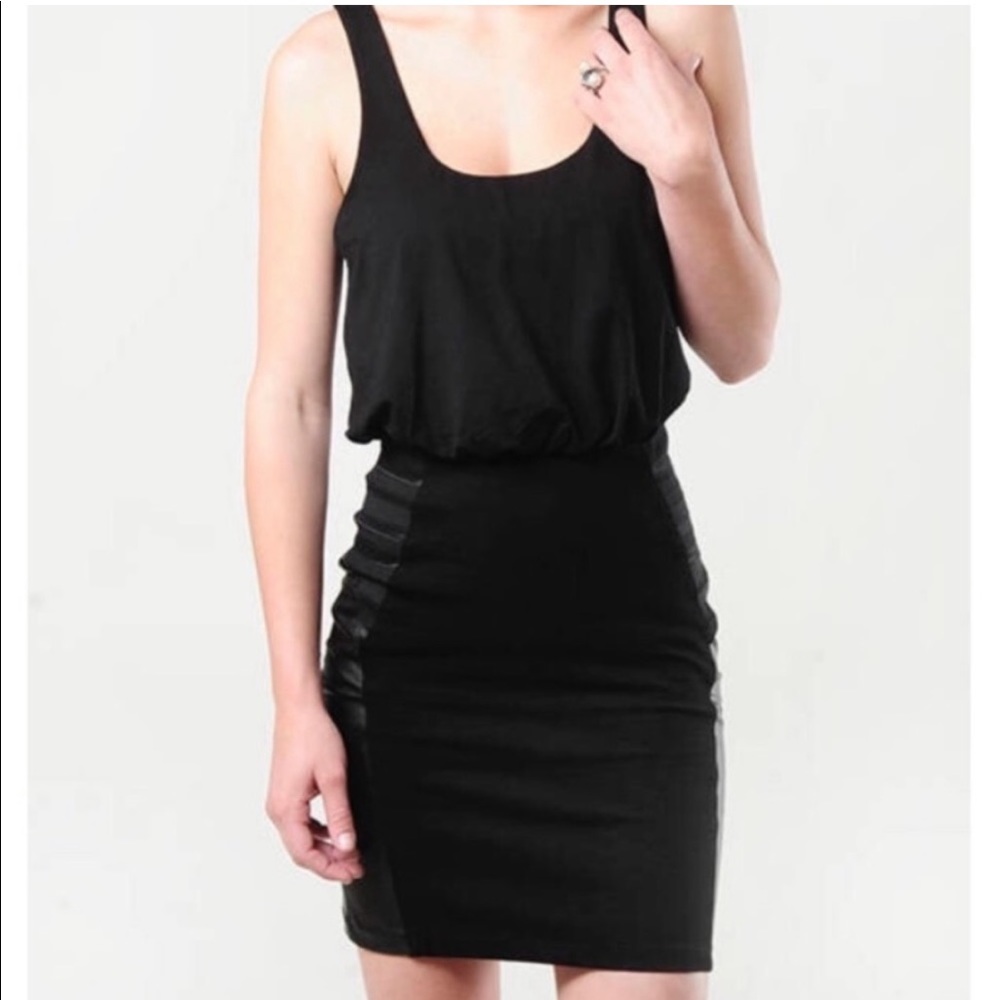 ALICE + OLIVIA Nicky Leather Panel Blouson Mini Dress. Size 0. Perfect LBD